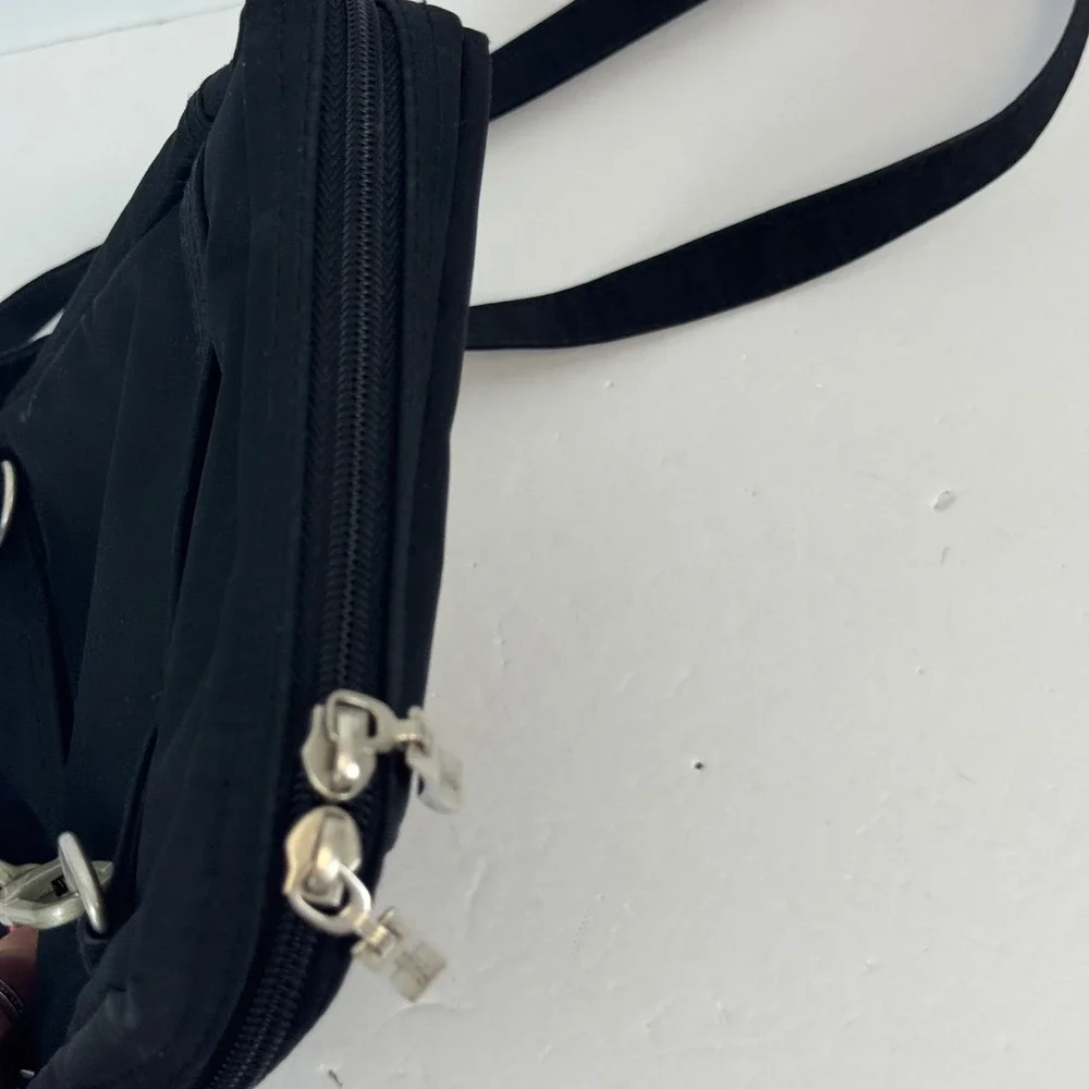 Baggallini Black Nylon Crossbody Bag Organizer Travel Purse Silver Hardware